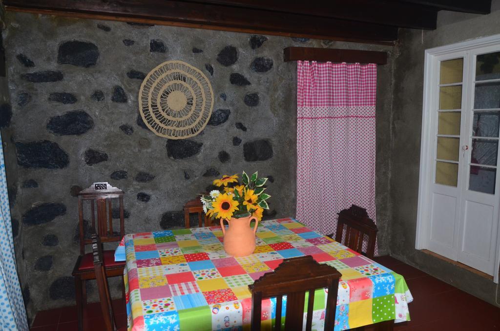 Join Our Relaxed House Near The Beach - Mosteiros Моштейруш Екстер'єр фото