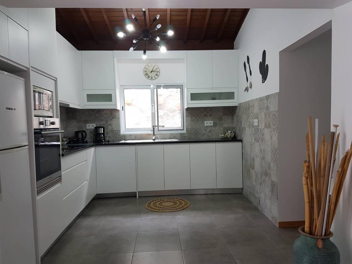 Join Our Relaxed House Near The Beach - Mosteiros Моштейруш Екстер'єр фото