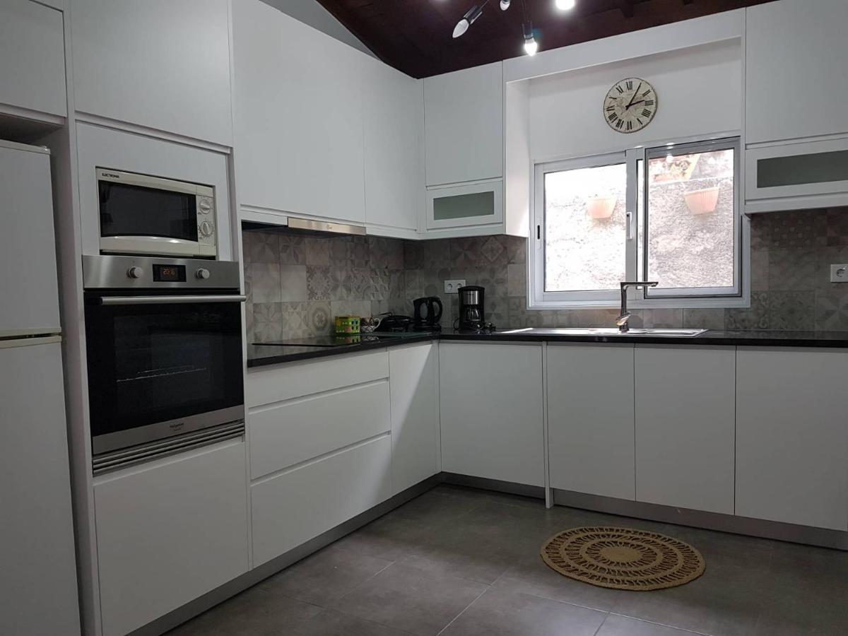 Join Our Relaxed House Near The Beach - Mosteiros Моштейруш Екстер'єр фото