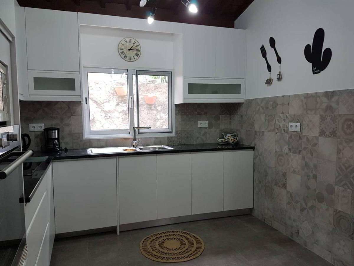Join Our Relaxed House Near The Beach - Mosteiros Моштейруш Екстер'єр фото