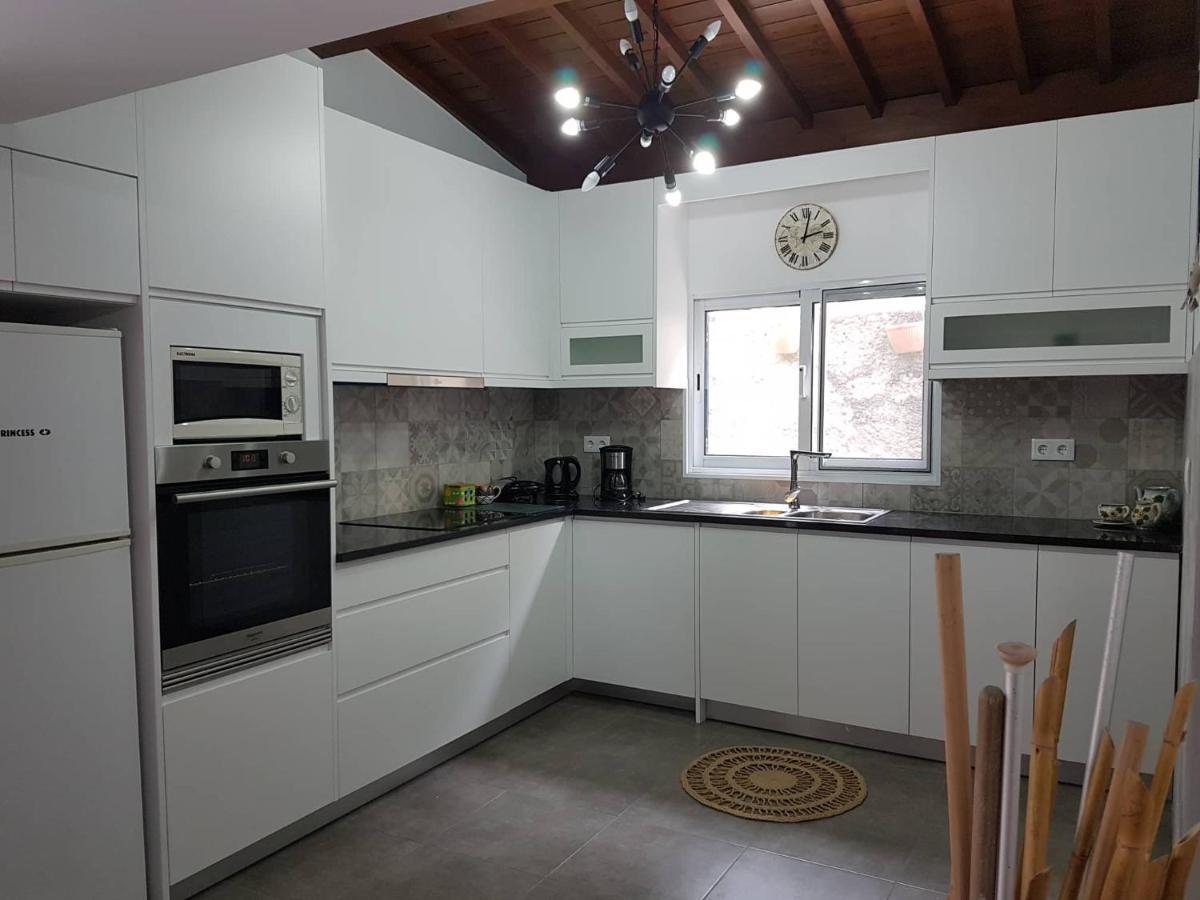 Join Our Relaxed House Near The Beach - Mosteiros Моштейруш Екстер'єр фото